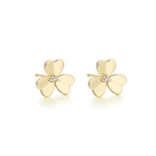 Load image into Gallery viewer, Gold Flower Stud
